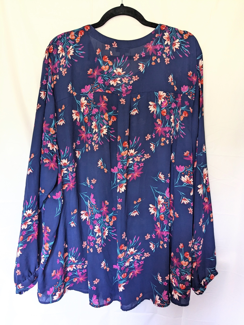 torrid Navy Floral V-Neck Tunic Top 5x - Picture 2 of 5